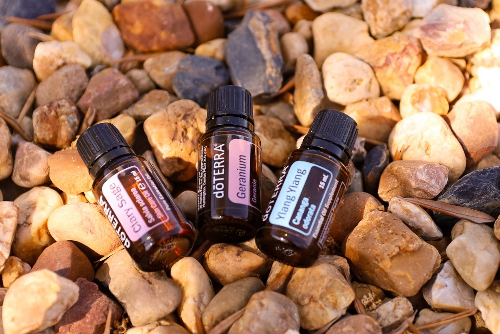 Ätherische Öle speziell für Frauen 2 Ätherische Öle speziell für Frauen 1